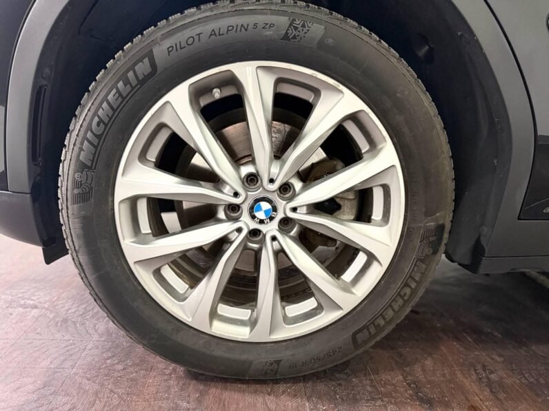 
								2018 BMW X3 xDrive30i| SUNROOF| POWER SEATS| REMOTE START| HEATED SEATS full									