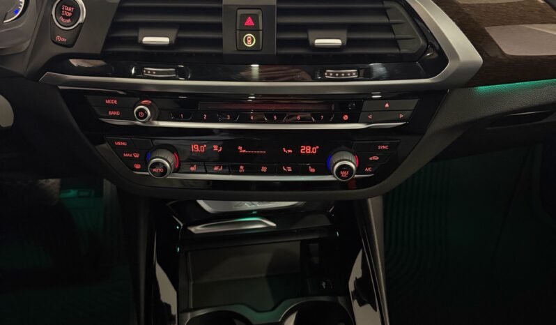 
								2018 BMW X3 xDrive30i| SUNROOF| POWER SEATS| REMOTE START| HEATED SEATS full									